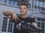 mesut-oezil_20151104_171624.jpg