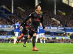 mesut-oezil_20171022_221439.jpg