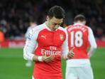 mesut-ozil-berdoa_20160607_083022.jpg