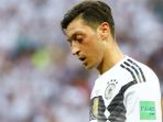 mesut-ozil-saat-memperkuat-timnas-jerman_20180618_204450.jpg