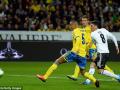 mesut-ozil-tendang-jerman.jpg