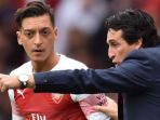 mesut-ozil-unai-emery_20180818_172340.jpg