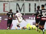 michel-adopo-mencetak-gol-untuk-menyingkirkan-ac-milan-1-0.jpg