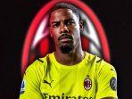 mike-maignan-mengenakan-jersey-ac-milan-berwarna-kuning.jpg