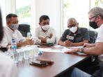mike-webb-selaku-race-director-dari-fim-motogp-world-championship.jpg