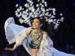 ming-xi-saat-terjatuh-di-atas-panggung_20171121_194119.jpg