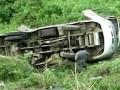 mini-bus-masuk-jurang.jpg