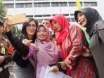 minta-penangguhan-eksekusi-baiq-nuril-temui-jaksa-agung_20190712_183518.jpg