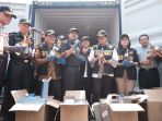 misbakhun-di-tanjung-perak_20180803_095430.jpg