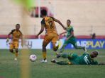 mitra-kukar-fc-vs-sriwijaya-fc-laga-berakhir-imbang_20191114_083508.jpg