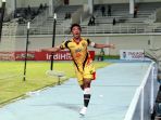 mitra-kukar-menang-tipis-atas-persib-bandung_20180812_201351.jpg