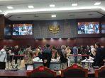 mk-buka-kotak-suara-di-6-tps-dapil-lahat.jpg