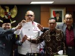 mkd-bacakan-surat-pengunduran-diri-setya-novanto_20151216_215036.jpg