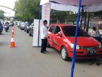mobil-antri-uji-emisi-gratis-di-tangerang_20211102_143132.jpg