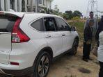 mobil-caleg-dpr-ri-dipecah-kaca.jpg