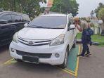 mobil-daihatsu-xenia-terparkir-di-halaman-minimarket-di-cireunghas-kabupaten-sukabumi-didal.jpg
