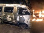 mobil-keluarga-pemudik-di-jawa-timur-dilahap-api-saat-dalam-perjalanan-ke-sidoarjo_20180618_105252.jpg