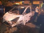 mobil-kia-picanto-aris-idol-terbakar_20151110_125916.jpg