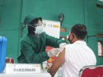 mobil-klinik-indosat-ooredoo-bantu-pelaksanaan-vaksinasi-di-solo_20210626_092937.jpg