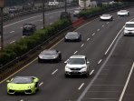 mobil-lamborghini-konvoi-tanpa-nopol_20150507_165607.jpg