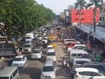 mobil-macet_20160527_215535.jpg