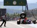 mobil-mark-webber-menghantam-wartawan.jpg