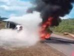 mobil-pengangkut-suarat-dan-kotak-suara-pemilu-indonesia-di-malaysia-terbakar.jpg