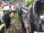mobil-pengangkut-uang-rp-700-juta-kecelakaan-di-tulungagung.jpg