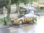 mobil-polisi-tabrak-motor-ojol.jpg
