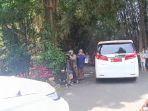 mobil-prabowo-tinggalkan-hambalang.jpg