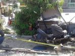 mobil-ringsek-usai-ditabrak-kereta_20180507_173617.jpg