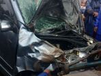 mobil-ringsek-yang-ditabrak-kereta_20170220_214227.jpg