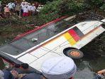 mobil-rombongan-opd-pemkab-agam-masuk-jurang.jpg
