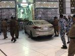 Viral! Ini Detik-detik Sedan Terobos Kompleks Masjidil Haram, Tabrak Gerbang hingga Mobil Ringsek