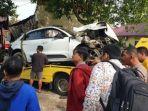 mobil-sport-porsche-sedang-diderek.jpg