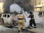 mobil-terbakar-akibat-serangan-rudal-ukraina-yang-menghantam-kota-belgorod.jpg