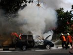 mobil-terbakar-di-pekanbaru_20160608_220258.jpg