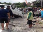mobil-terbalik123.jpg