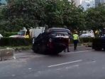 mobil-terbalik_20161203_174700.jpg