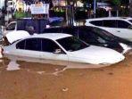 mobil-terendam-banjir-jakarta.jpg