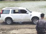 mobil-terseret-arus_20170914_145750.jpg