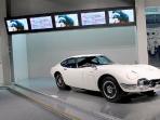 mobil-toyota-2000gt-yang-digunakan-james-bond-dalam-film-you-only-live-twice-1967_20150401_174306.jpg