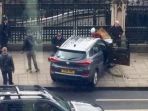 mobil-yang-digunakan-pelaku-serangan-di-london_20170323_195548.jpg
