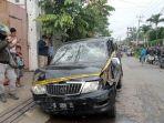 mobil-yang-menabrak-sejumlah-motor-1112.jpg