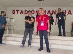 mochamad-iriawan-di-stadion-manahan-solo-senin-5122022.jpg