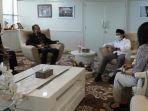 mochamad-iriawan-menemui-zainudin-amali-di-kantor.jpg