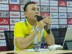 mochamad-iriawan-saat-ditemui-di-stadion-pakansari-bogor-kamis-30122021.jpg