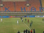 mochamad-iriawan-saat-melakukan-tendangan-bola-pertama.jpg