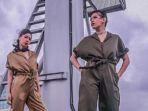 model-kembar-jessica-dan-jennifer-darren-p934.jpg