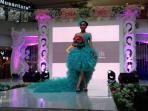 model-model-cantik-peragakan-busana-di-ajang-wedding-fair-2016-di-hartono-mall_20160520_161143.jpg